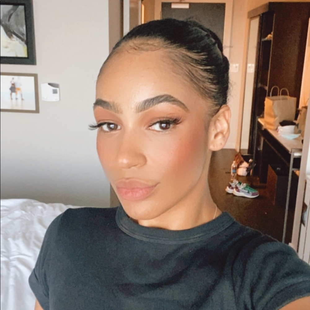 Meet your Posher, Breanna